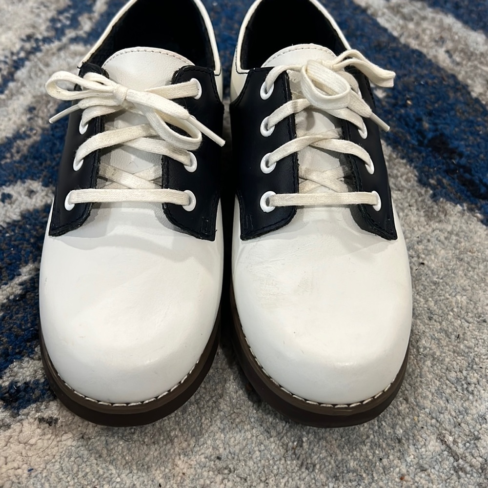 Stride Rite Saddle Shoes worn Once no box